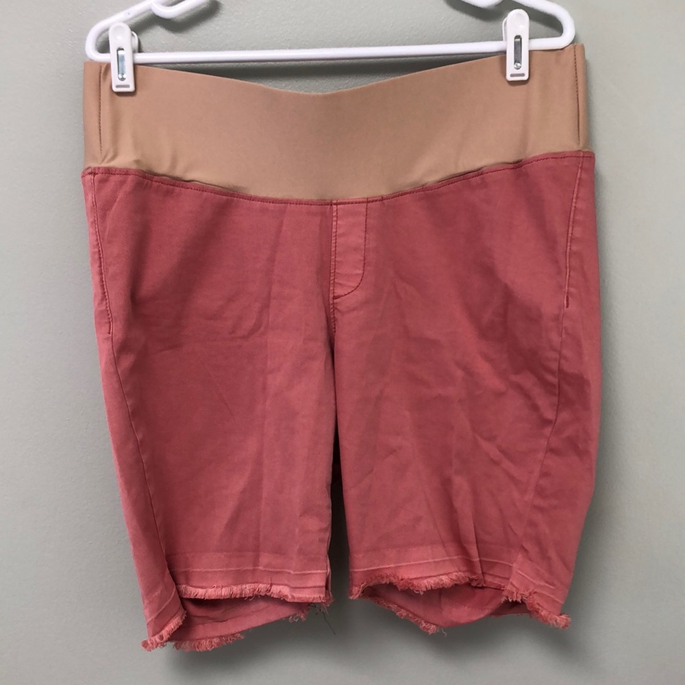 LOFT Maternity 7” shorts. NWT. Raw hem size 10